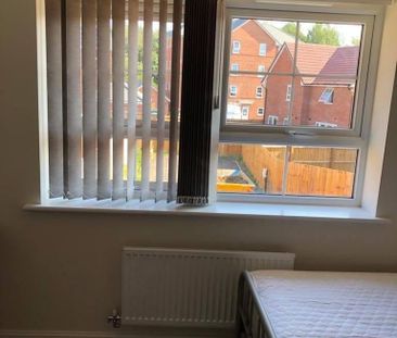 2 bedroom semi-detached house to rent - Photo 5