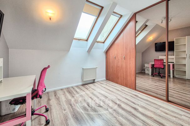 Mieszkanie z antresolą - Oporów - Zdjęcie 1