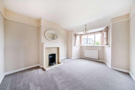 Chiltern Drive, Surbiton, KT5 - Photo 3