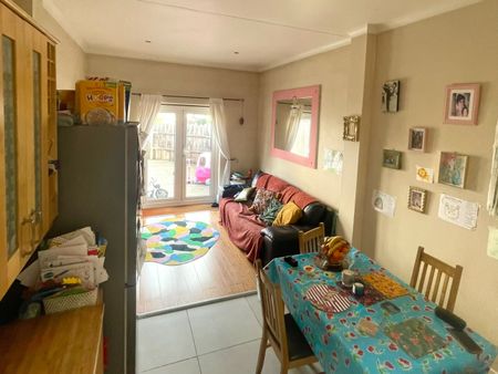 2 Bed Flat, Long Lane, N3 - Photo 2