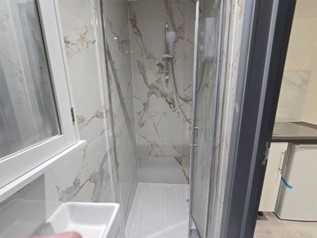 Hawthorn Way, Shepperton TW17, London - Photo 2