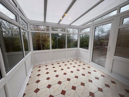 2 bedroom detached bungalow to rent - Photo 2