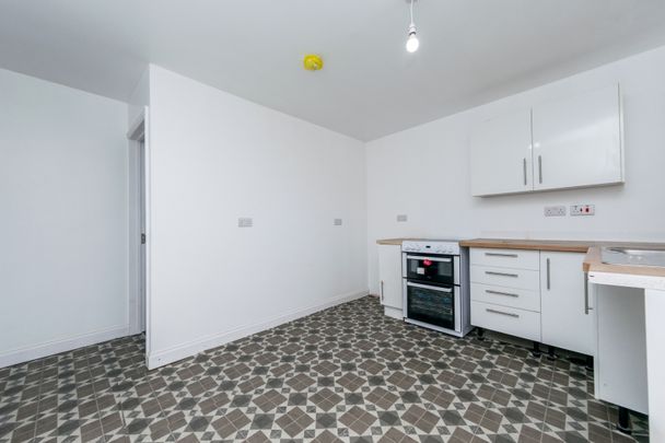 FLAT 1 98 BRITANNIA ROAD MORLEY LS27 0DT - Photo 1