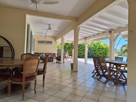 Location Maison 6 pièces 150m² BAIE MAHAULT 97122 - Photo 3