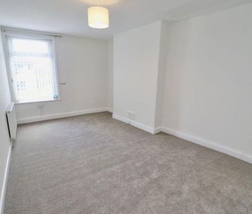 3 bedroom apartment to rent - Photo 4