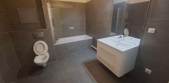Location Appartement 2 pièces 46m² RUEIL MALMAISON 92500 - Photo 2