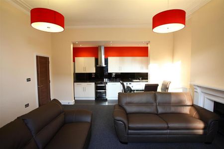 3 bedroom flat to rent - Photo 2