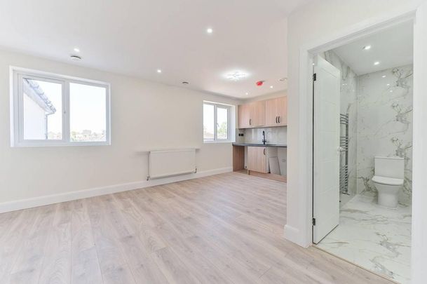 Studio to rent - Photo 1