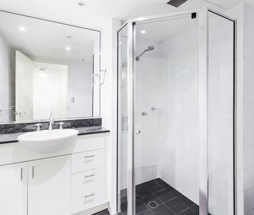 Nexus Apartments, spacious living - Photo 4