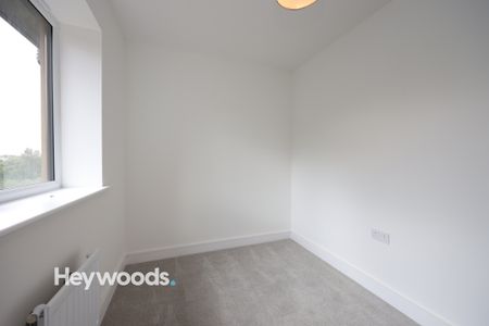 3 bed mews house to rent in Lakeway Grove, The Oaks, The Wynbury - Photo 5