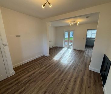2 bedroom semi-detached house to rent - Photo 4