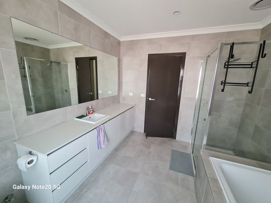 Mount Waverley - Photo 1