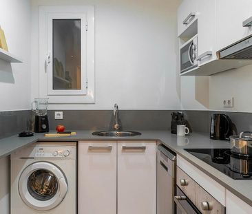 Cosy 1-Bedroom Apartment with Separate Study in Eixample - Photo 6