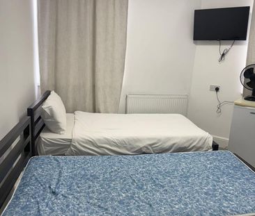 Room in a Shared Flat, Barking, IG11 - Photo 6