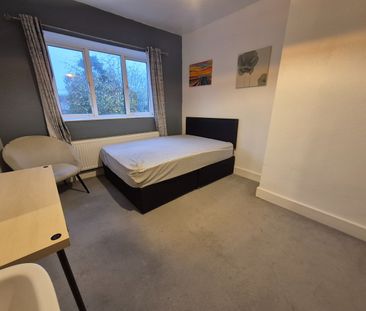 6 Bed Detached House, Hainault Road, E11 - Photo 4