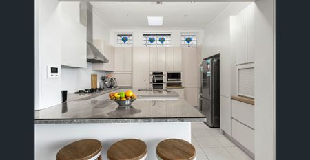 The Height Of Coastal Luxury With Glorious Views - Photo 4