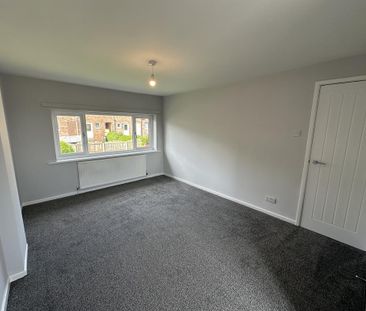 2 bedroom end of terrace house to rent - Photo 3