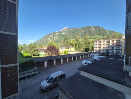 Location Appartement 2 pièces 51m² ST PIERRE EN FAUCIGNY 74800 - Photo 4
