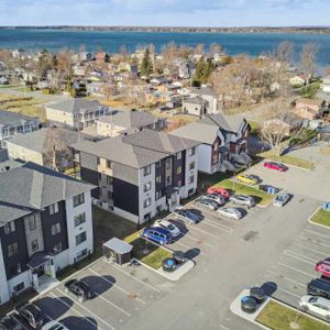 Beau 5 1/2 récent, libre MAINTENANT ! Domaine du Golf; BAISSE DE PRIX !! - Photo 2