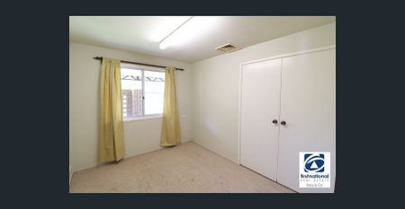 Large 4 Bedroom Home- Break lease. Rent will increase mid February. to $495 p/w - Photo 5