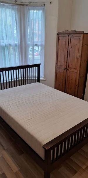 Room in a Shared House, Sheringham Avenue, E12 - Photo 1