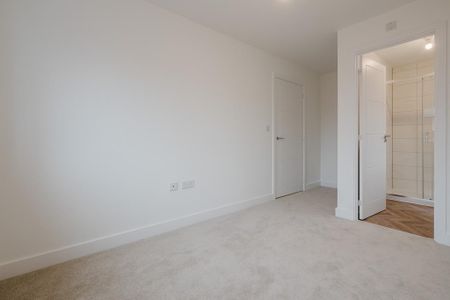 3 bedroom semi-detached house to rent - Photo 4