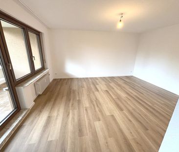 Frisch renovierte 3-Zimmer-Wohnung mit Balkon und neuer Einbauküche... - Foto 1