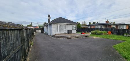 Charming 3BR Home ready to move in now in Papakura - Photo 3