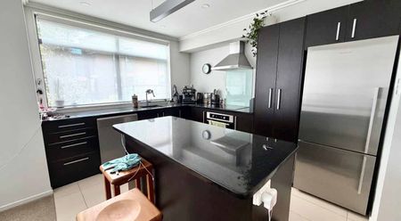 Flat Bush, 4 bedrooms - Photo 4