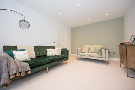 4 bedroom townhouse to rent - Photo 3