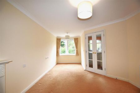 1 bedroom retirement property to rent - Photo 4