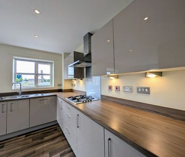 4 bedroom detached house to rent - Photo 1