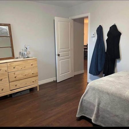Disponible 1er Juillet - 4 1/2 Appartement de 2 chambres et 1 salle de bain - La Haute-Saint-Charles - Photo 3