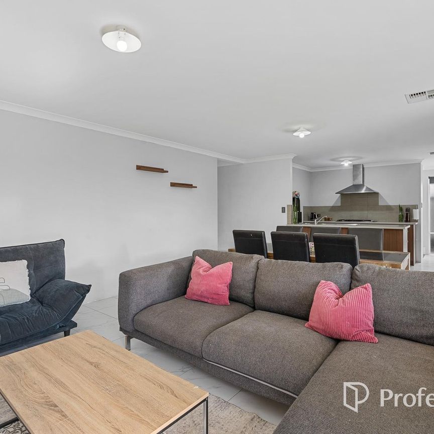 MODERN LIVING IN THE POPULAR MOVIDA ESTATE - Photo 1