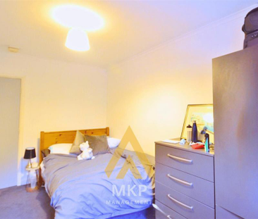 8 bedroom detached house to rent - Photo 4