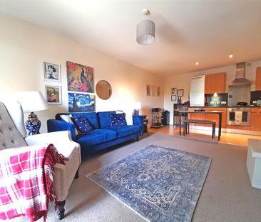2 bedroom Apartment to rent - Photo 3