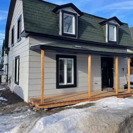 4 1/2 à louer sur deux étages - Photo 4