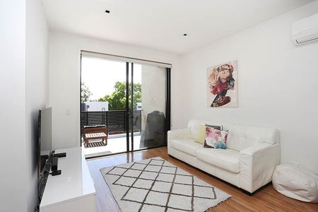 21/80 Hopetoun Avenue, Brunswick West VIC 3055 - Photo 4