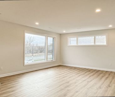 For Lease - 835 Arcadian Private, Kanata, Ontario - Photo 2