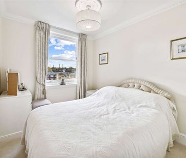 An immaculate two double bedroom, two bathroom apartment on the 4th... - Photo 4