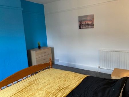 Room in a Shared House, Westfield Road, RG4 - Photo 4