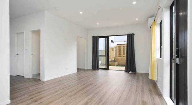 Standalone Townhouse - Photo 1