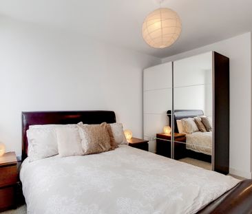 Blackwall Way, London, E14 9GT - Photo 3
