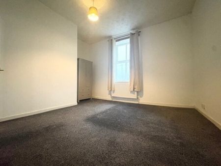 Tottington Road, Bury, BL8 - Photo 4