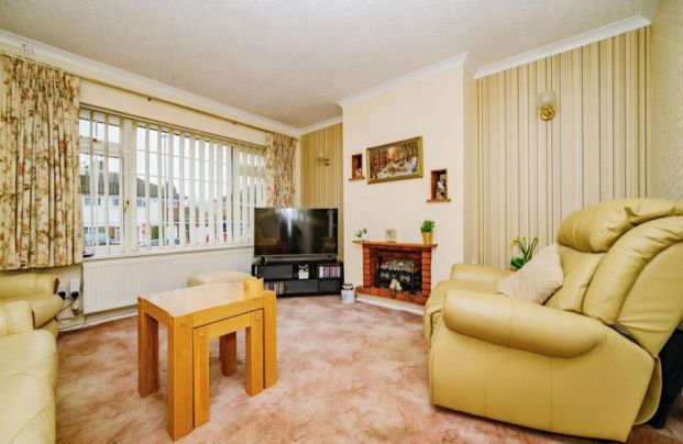 3 Bed Semi-Detached House, Swasedale Road, LU3 - Photo 1