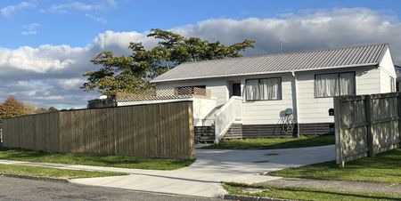 Charming 3BR Home with Modern Touches - Photo 5