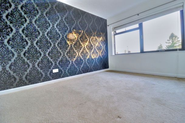 3 bedroom flat to rent, - Photo 1