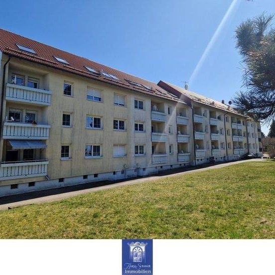 Perfekte Familienwohnung mit schönem Balkon in ländlicher grüner Umgebung! - Photo 1