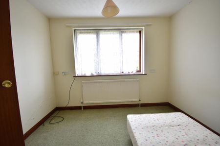 2 bedroom detached bungalow to rent - Photo 4