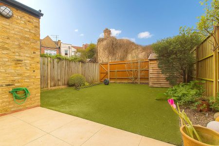4 bedroom terraced house to rent - Photo 2